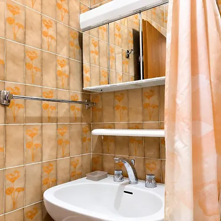 Avec Parking - ? Pers. Apartamento *